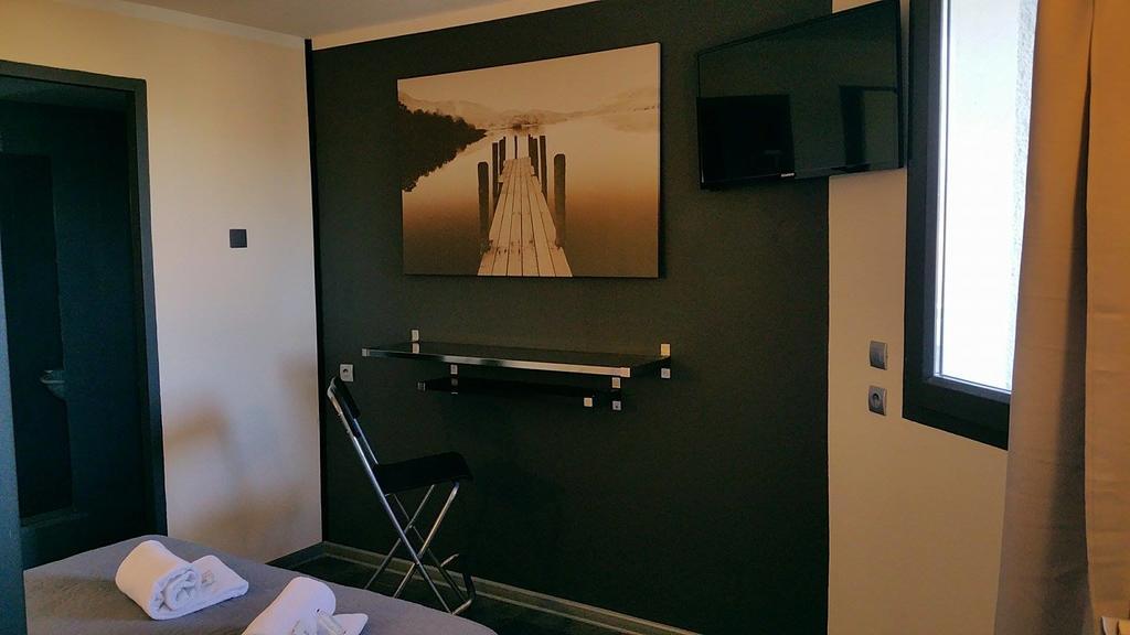 Hotel Paradise Vitrolles  Room photo